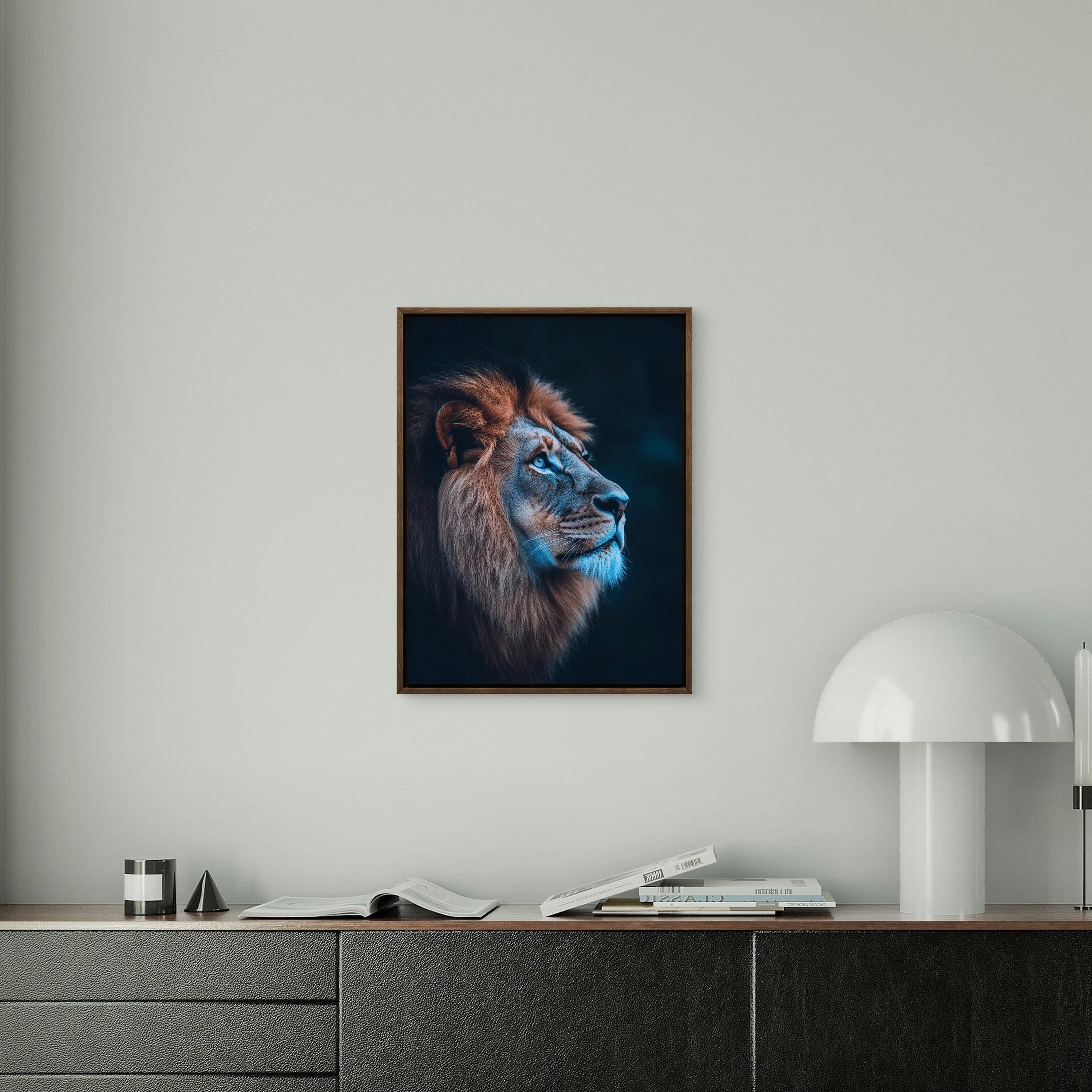 Alivia-Arts MAJESTÄT DES LICHTS – Der Blick eines Löwen - Gerahmtes Poster