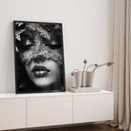 Alivia-Arts VELVET SECRET – Die Maske des Verborgenen - Gerahmtes Poster